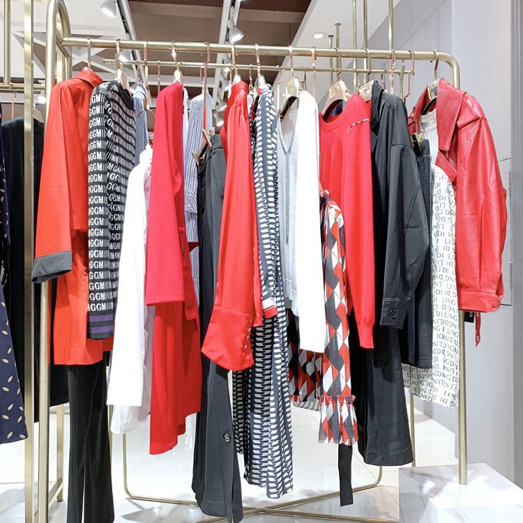 品牌女装领弟秋冬批发诗篇 真丝>女装瑞尔女装秋毛衣走份进货渠道