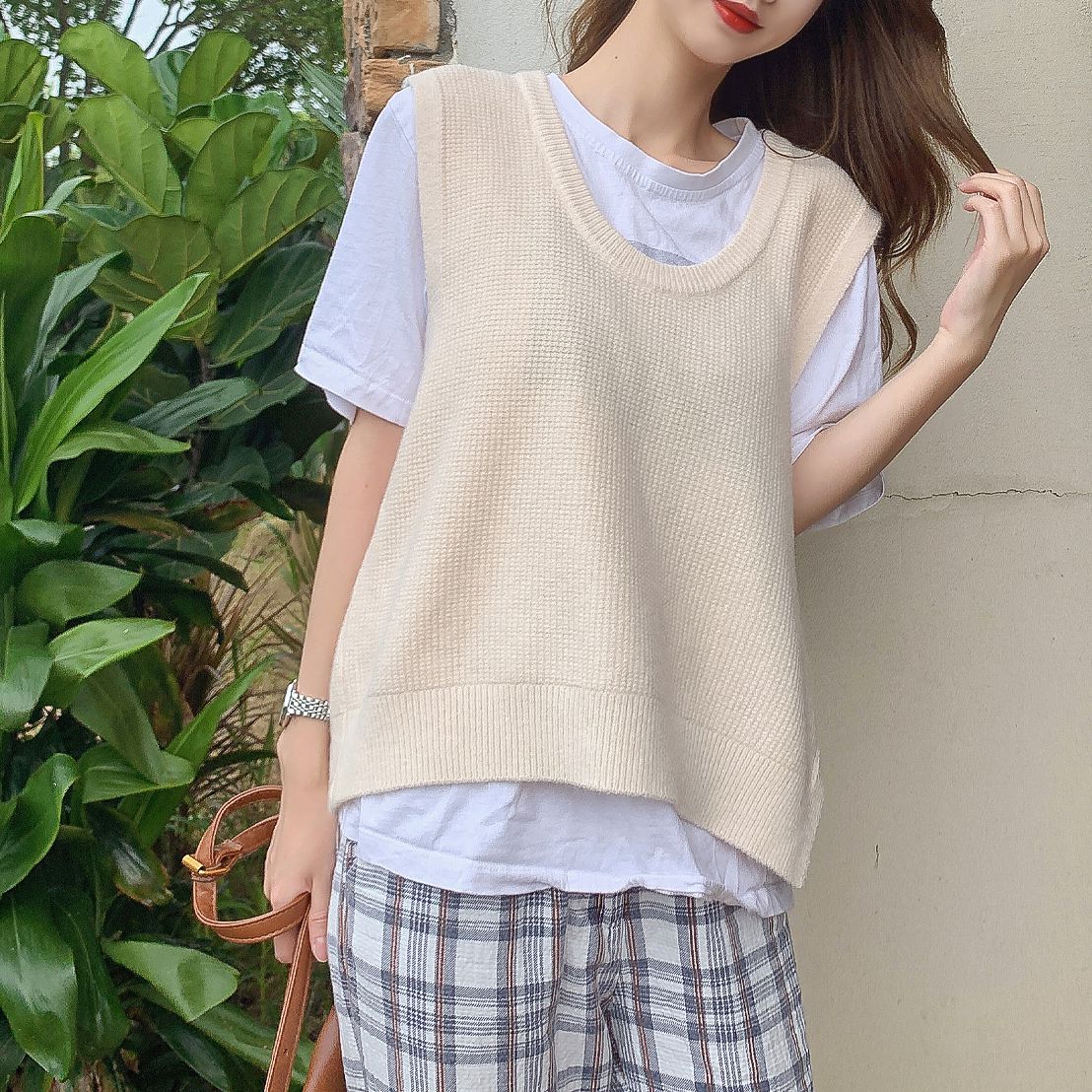 实拍u领针织马甲女装秋季外搭小背心宽松叠穿毛衣坎肩网红马夹女