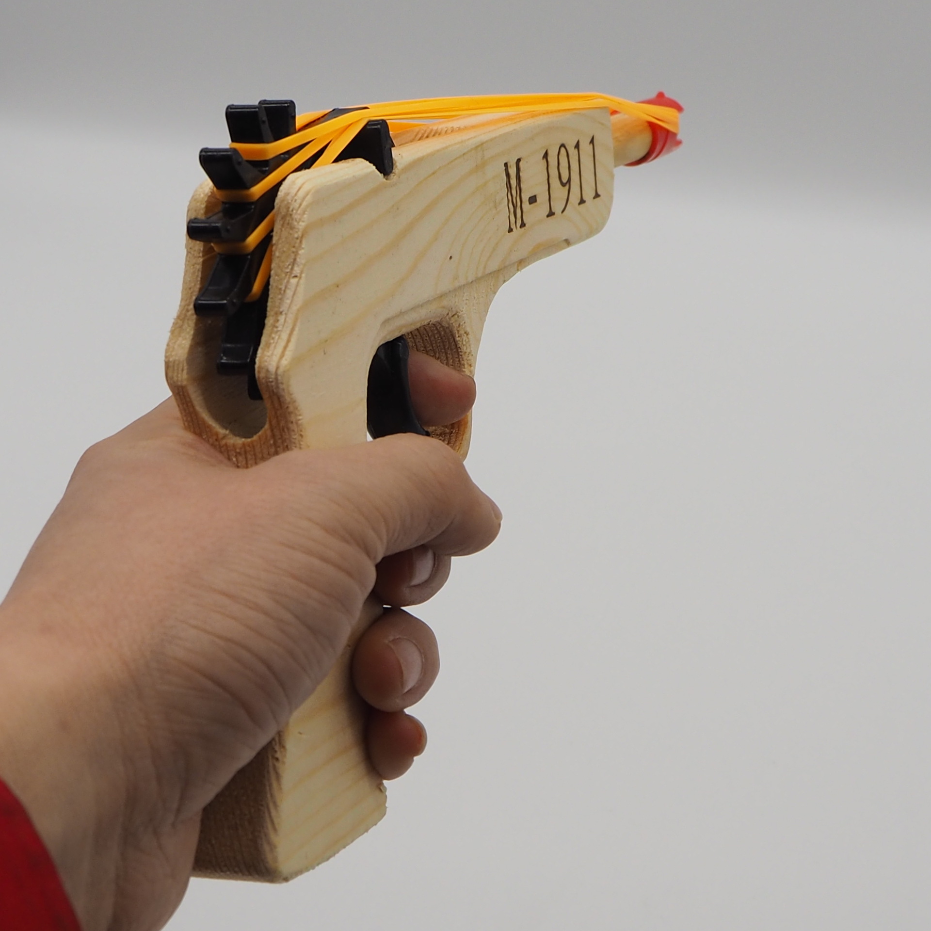厂家直销 皮筋连发白木枪 木制玩具打皮圈手枪 m1911批发儿童玩具