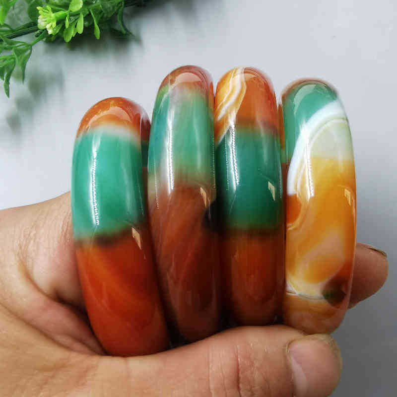 【说明】七彩玉多宝红玛瑙手镯,条宽15mm,厚7.