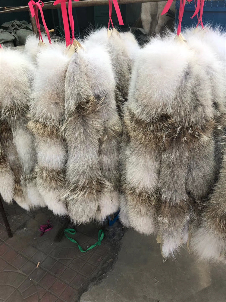 大鹅款羽绒服仿真狼毛领子青狼毛领子拼皮碎皮狼毛领子远征服毛领