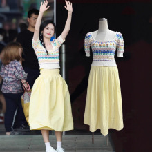 现货周也同款衣服撞色绝美小众设计感时髦T恤上衣半裙两件套女