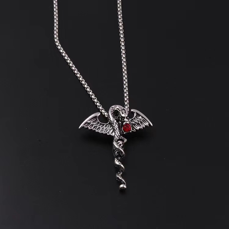 Cross-Border New Arrival Trendy Cool Hip Hop Titanium Steel Necklace Niche Flying Dragon Diamond Stainless Steel Necklace Cold Style Boyfriend Necklace