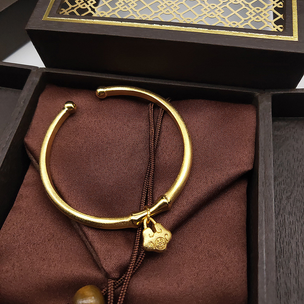 新款镀金长命锁手镯女成人民族风镀黄金色手环久不掉色镀金镯子