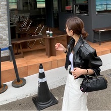 韩国女装高货春款时尚休闲拉链翻领短款皮衣外套