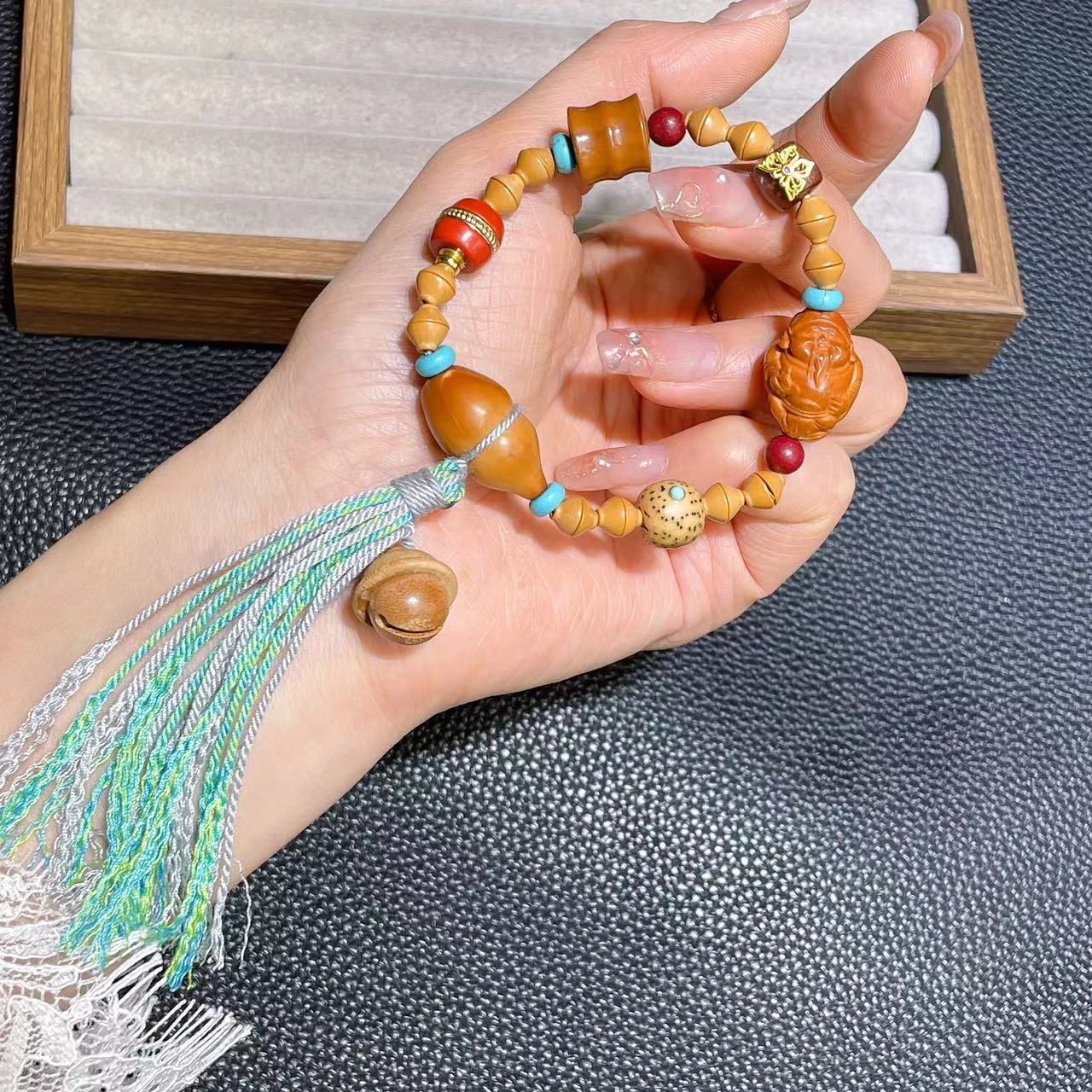 橄榄核多宝手链女款搭配节节高葫芦磷镁矿财神图案随机发货一条