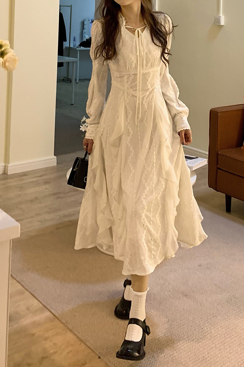 画解wahjuis 约会c位战袍 法式白色丝绒连衣裙女冬气质收腰长裙子