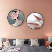 O5X2现代简约卧室装饰画圆形挂画轻奢人物床头壁画粉色羽毛唯美墙