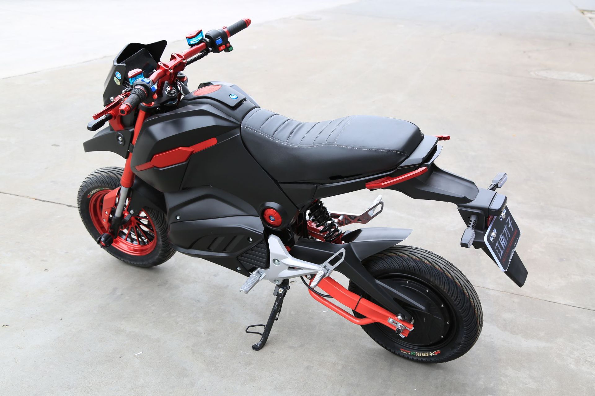 厂家直供出口酷车电动摩托车m5小猴子电摩72v32ah电动跑车