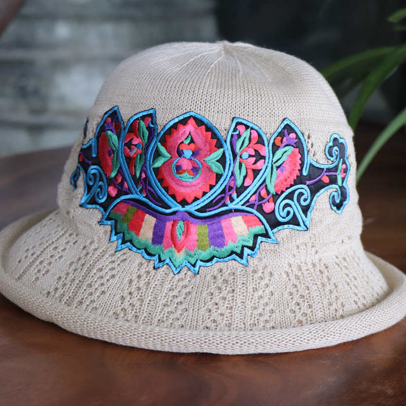 云南民族风可折叠时尚绣花帽 刺绣帽 舒适透气帽旅游纪念帽批发