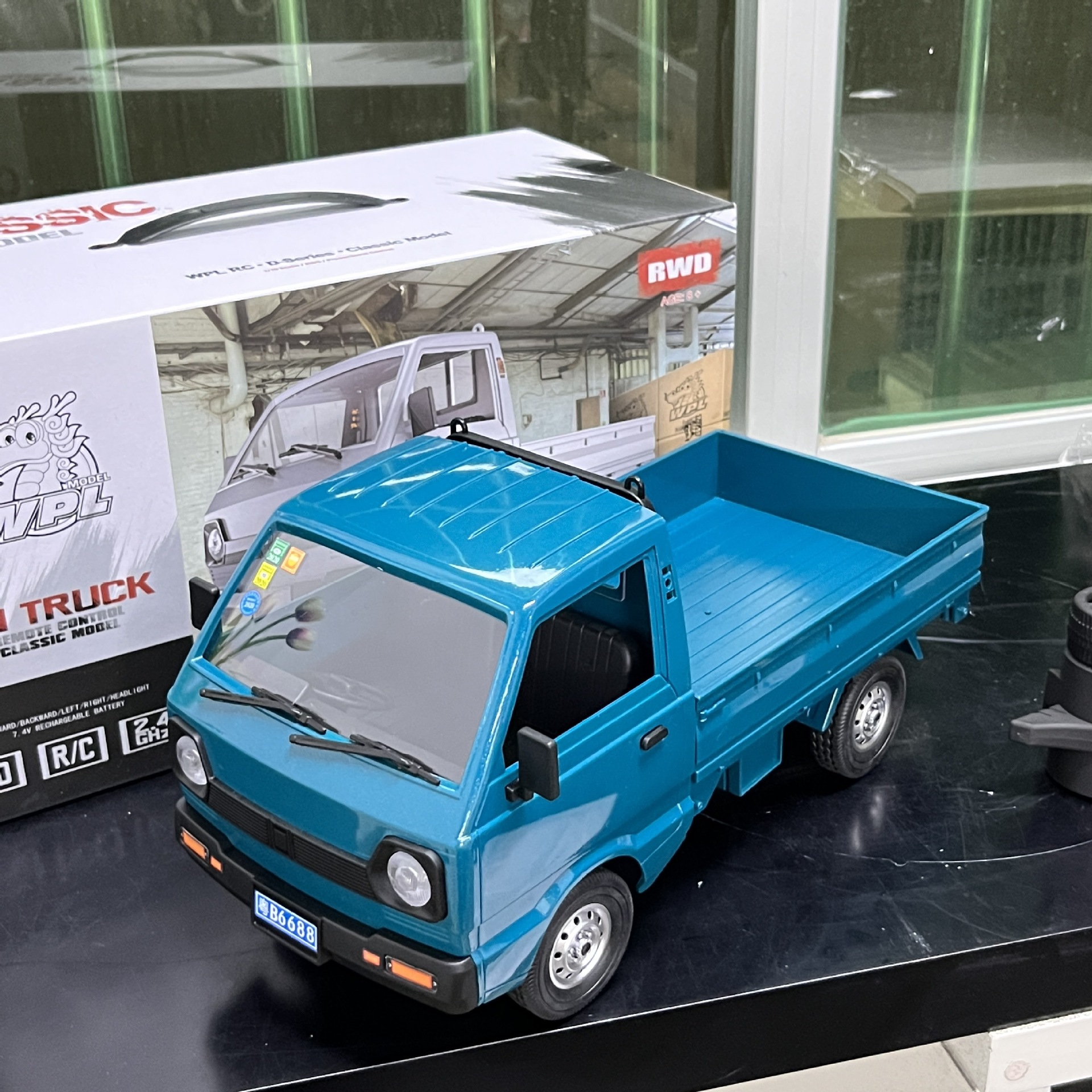 顽皮龙d12限量版蓝色卡货车rc漂移遥控车玩具台湾玩具1:10全比例