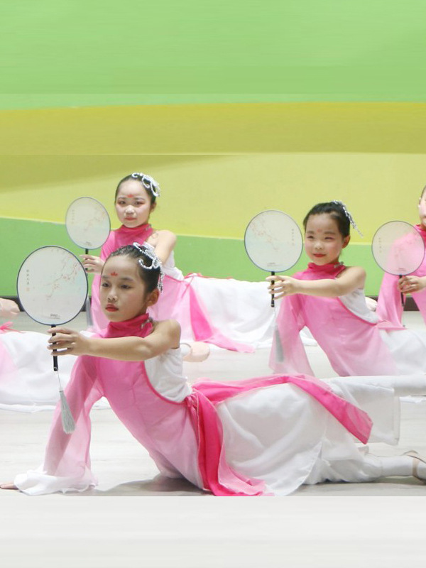 左手指月伞舞儿童古典舞蹈演出服中小学生国风扇子舞水墨表演服女