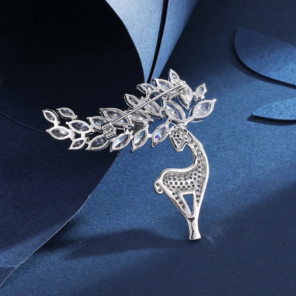 精美独特鹿胸针圣诞全锆石麋鹿首饰水晶鹿角胸花女士婚礼派对礼物