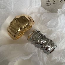 2023新款不规则褶皱黄铜纹环自律手镯复古高级袖子手环首饰