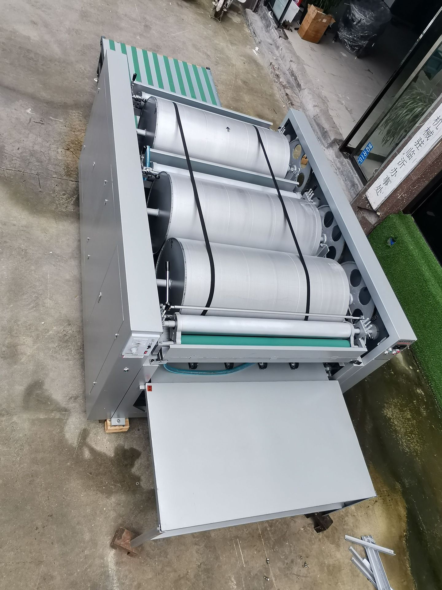 防尘遮阳网挤出拉丝机大蒜网袋拔丝设备 pp塑料扁丝机械06220000