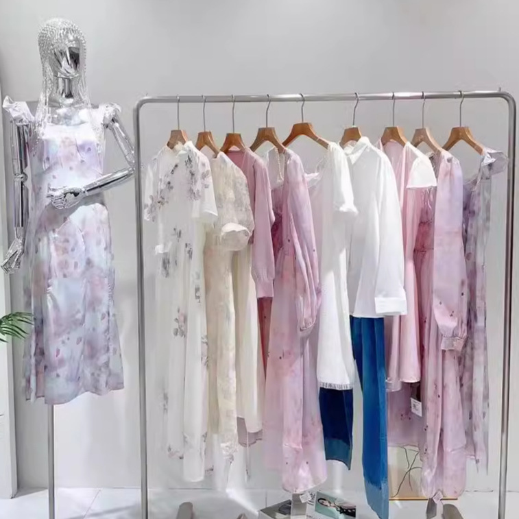 爱依服尾货春装女装批货尾款清货品牌折扣撤柜一手货源批发衣服