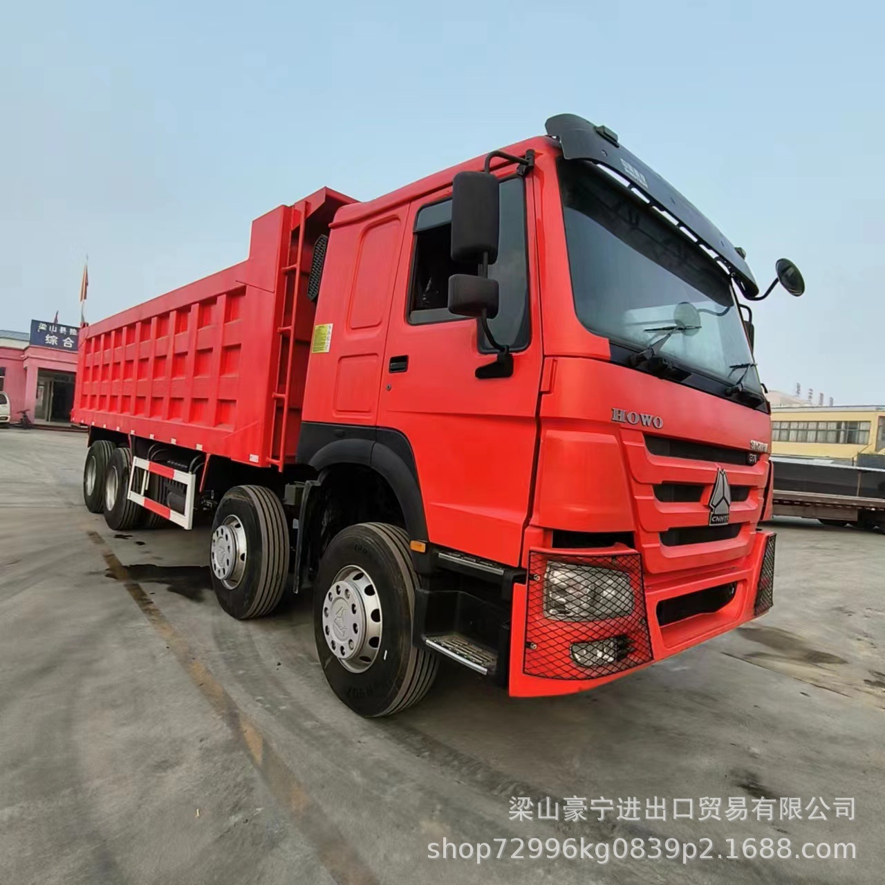 出口二手12轮豪沃自卸车 双桥渣土车厢货车 右驾驶舱砂石料倾斜车