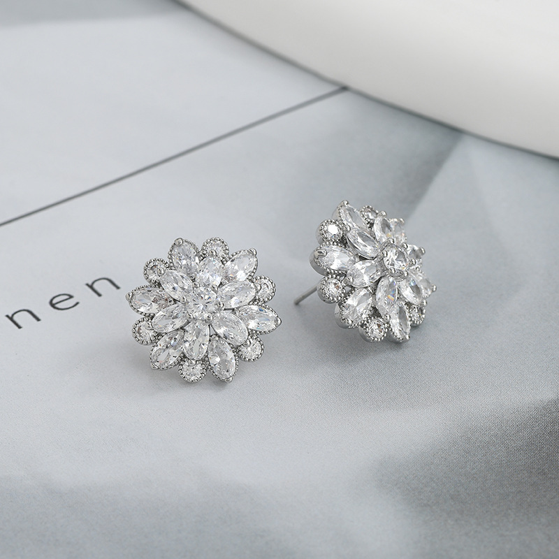 Sterling Silver Needle South Korea Simple Zircon Flowers Light Luxury Temperament Niche Premium Design Sense Earrings Earrings