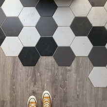 简约北欧六角砖 黑白仿古砖厨房卫生间地砖六边形瓷砖200*230墙砖