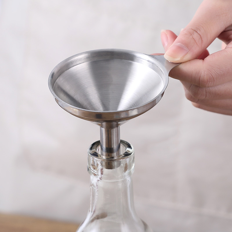 批发不锈钢分装漏斗家用大小口径打酒漏油瓶厨房灌装杂粮液体漏斗