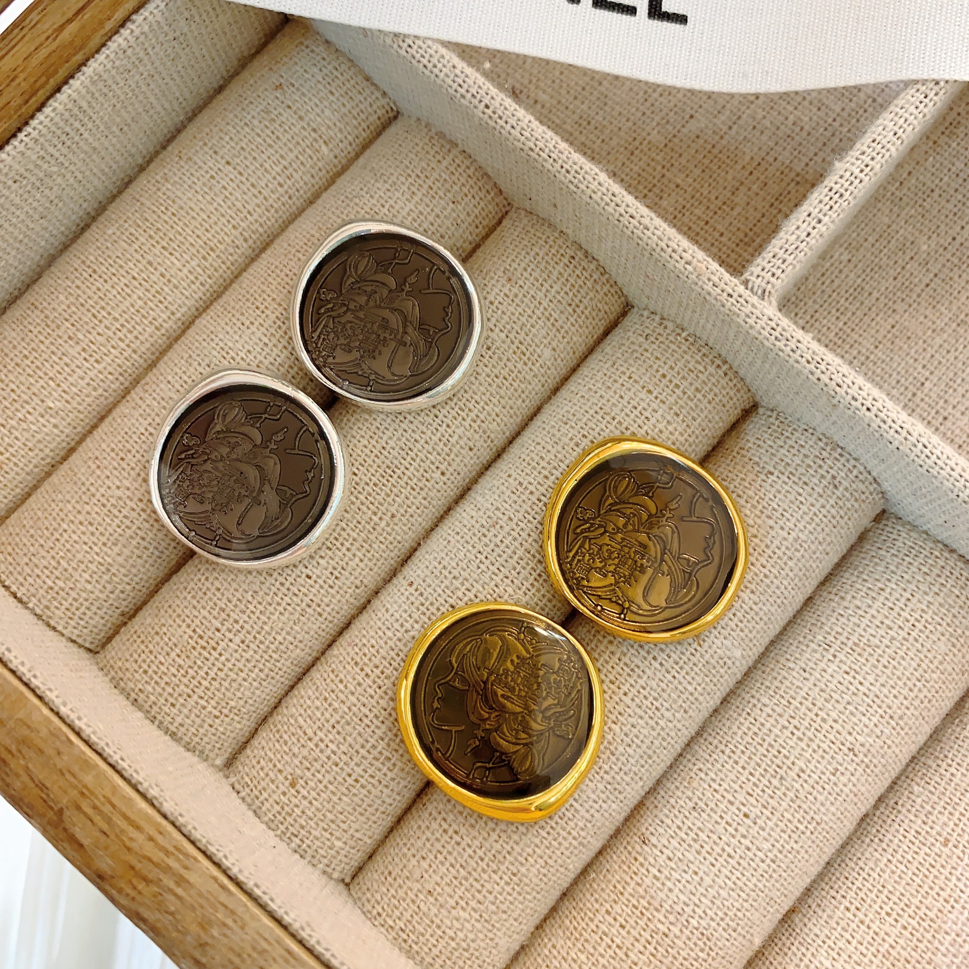 桐岛浮梦 法式复古亚克力不规则几何美人雕像耳钉 轻奢高级耳环潮