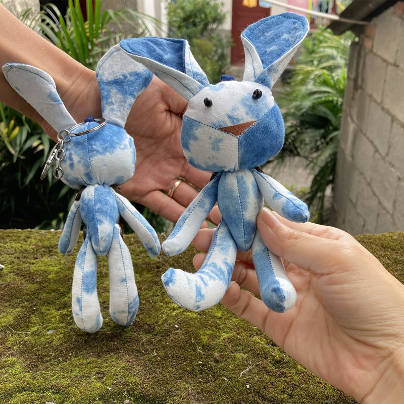云南民族风蓝染布艺动物扎染可爱兔子扎染小兔玩偶钥匙扣挂件礼物