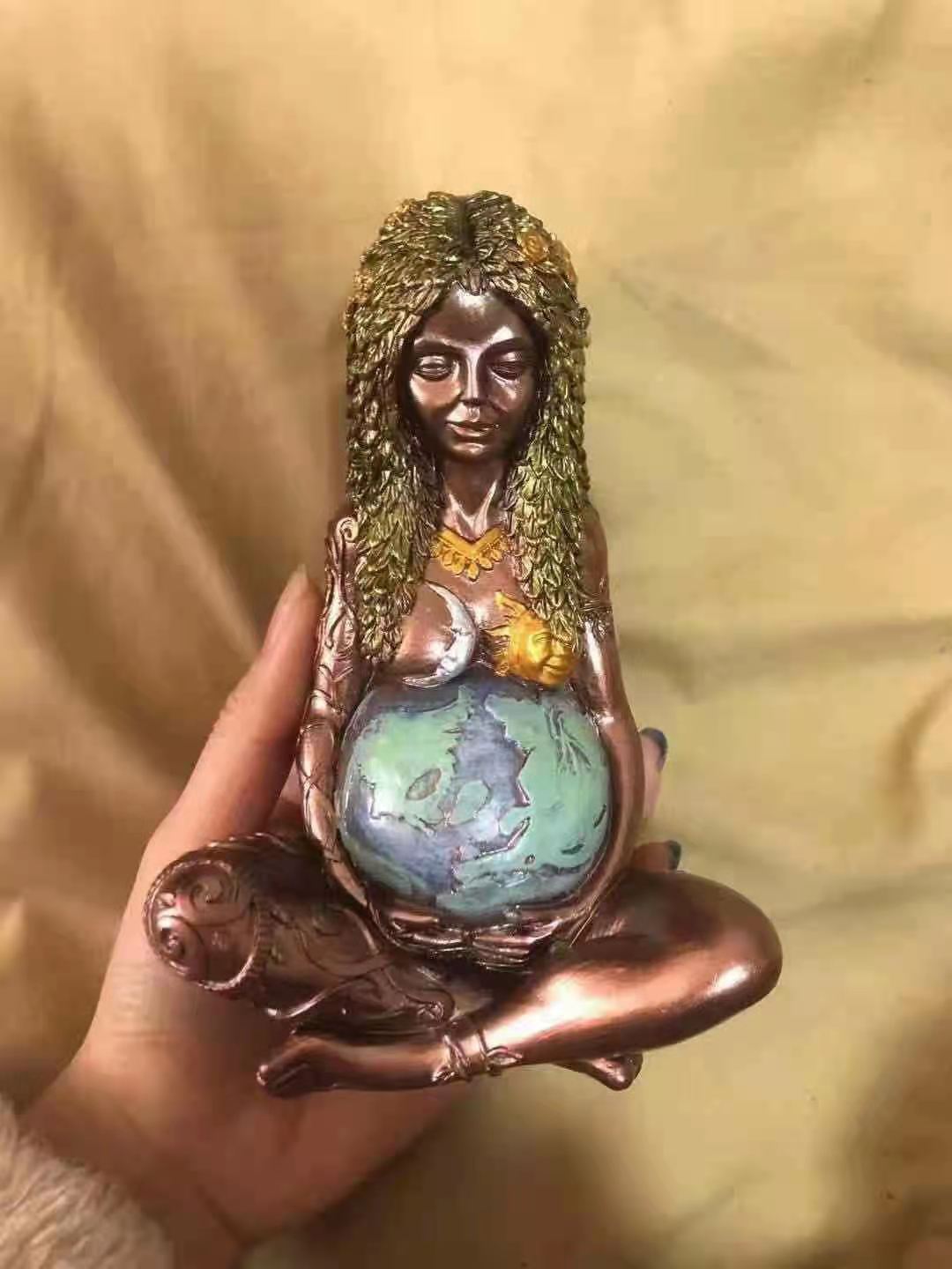 新款大地女神地球母亲盖亚女神摆件地球母亲雕像树脂摆件