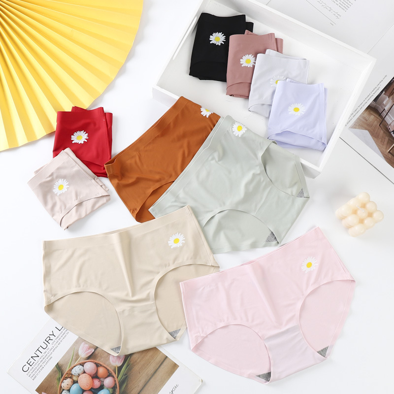 日系新款小皱菊冰丝无痕内裤女纯棉档一片式内裤透气中腰三角裤头
