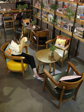 休闲咖啡厅桌椅组合卡座奶茶店甜品店餐饮家具实木接待洽谈沙发椅