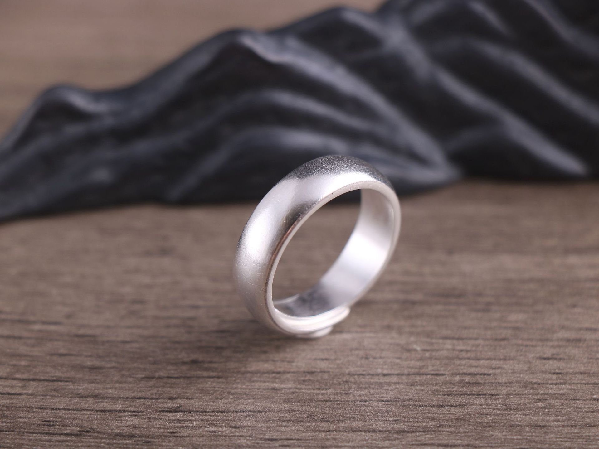 足银999纯银戒指 复古民族风古法银简约纯光面情侣款对戒节日礼物