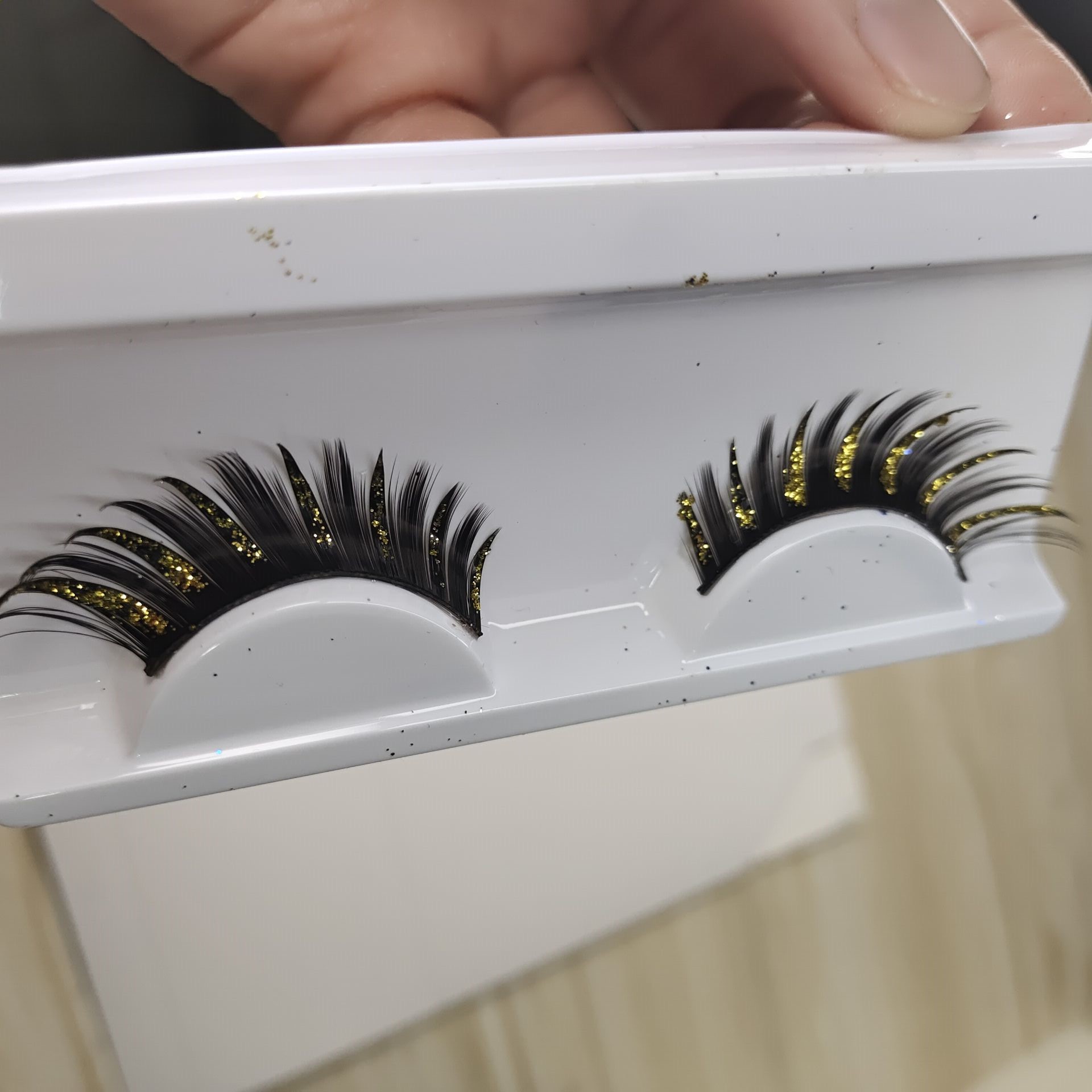 舞台妆带钻假睫毛拉丁舞比赛演出,夸张羽毛加彩色亮片亏本处理