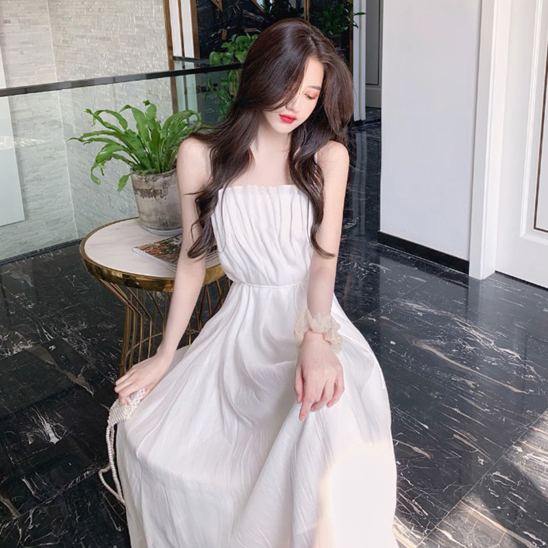 纯白色吊带连衣长裙图片-海量高清纯白色吊带连衣长裙图片大全