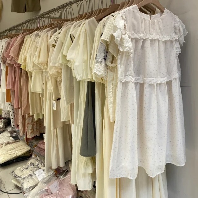 实体店衣服拿货连衣裙女夏长裙初恋风春季女中长款女装批发直播间