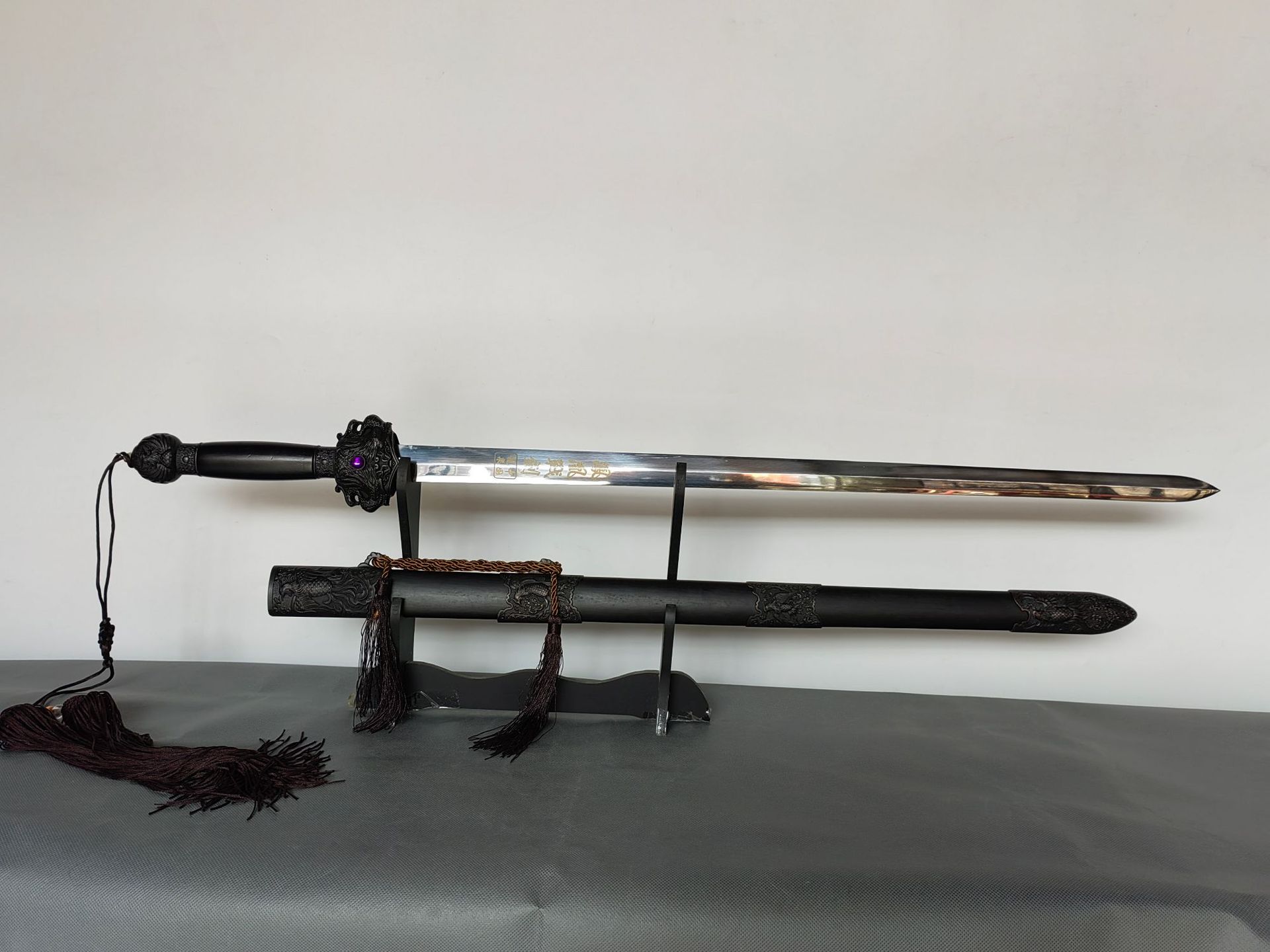 不锈钢仿黑檀凤凰剑