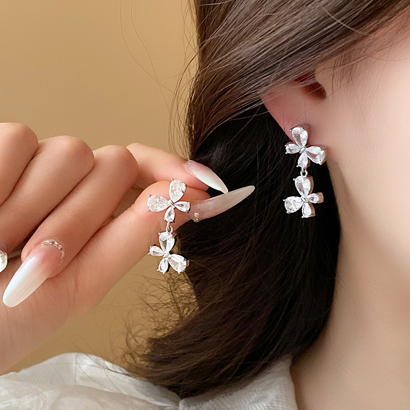 Silver Needle High-Grade Zircon Butterfly Earrings Simple Dignified Sense of Design Earrings Internet Celebrity Affordable Luxury Fashion Earrings Wholesale