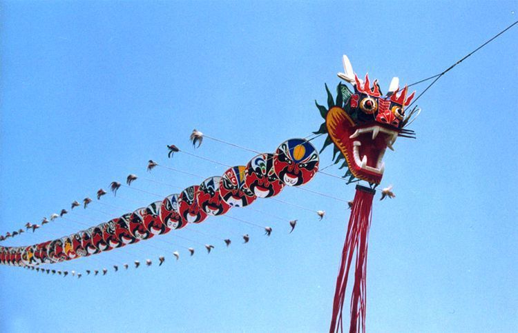 潍坊传统风筝w大型巨型成人串式风筝大风筝龙头蜈蚣保飞手握轮