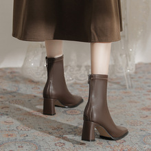 Y9615-1淘宝爆品~黑色短靴女秋冬新款加绒法式方头后拉链高跟靴子