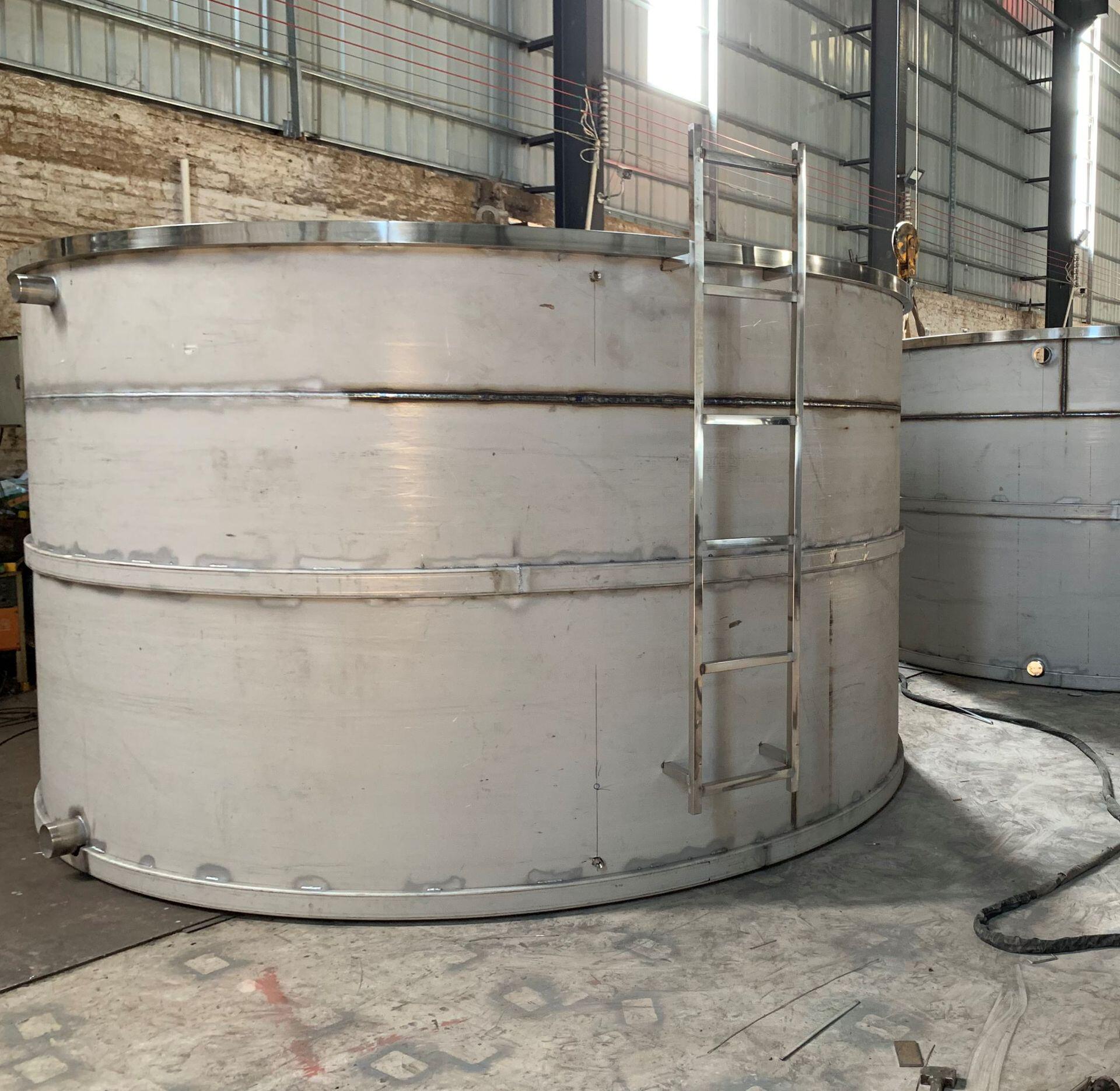 500升储存罐304不锈钢白酒罐立式密封储存罐不锈钢酒罐市场价格