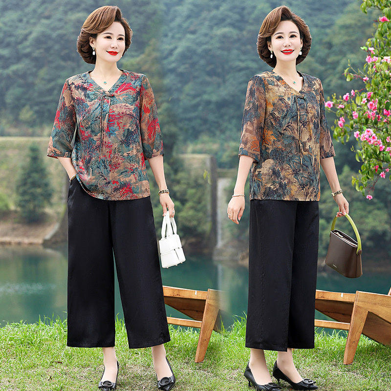 Middle-Aged and Elderly Mother's Short Sleeve Suit 2024 New Women's Top Middle-Aged and Elderly Western Style Wide Lady Two-Piece Suit Fashion