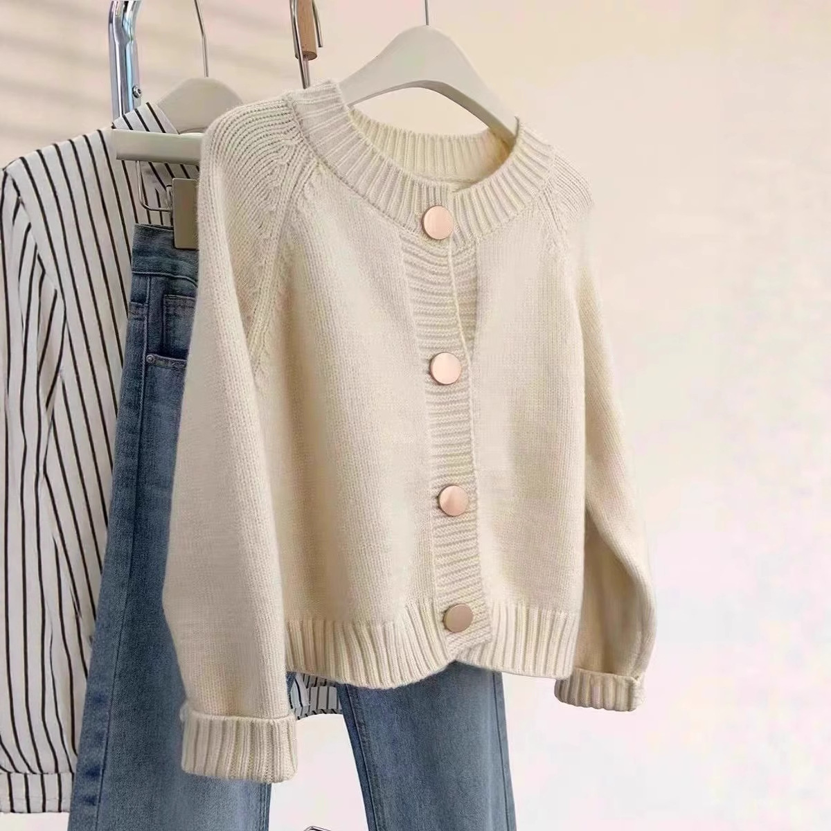 气质简约100纯羊毛衫女圆领针织小开衫秋冬短款小个子毛衣外套潮