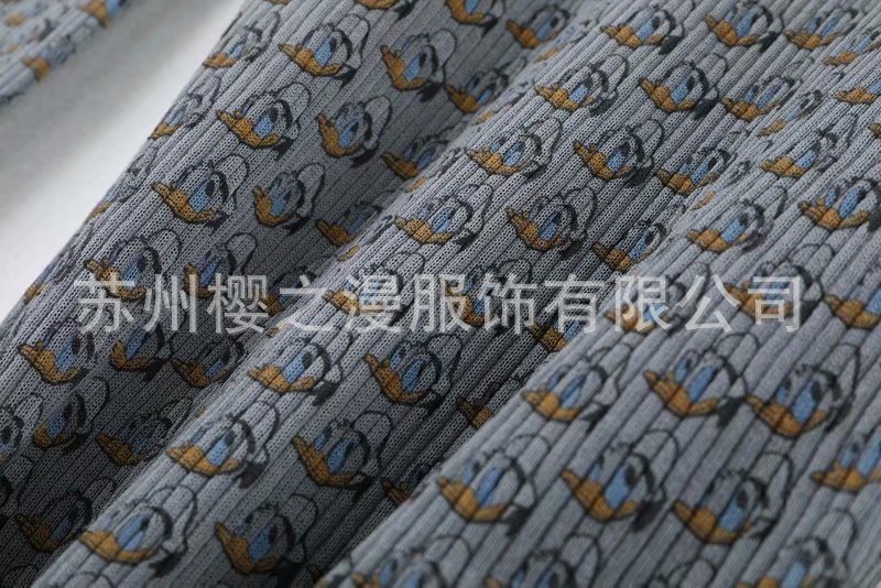 预售馥彩地素2021春新款时尚卡通弹力长袖打底针织衫女2d1e409