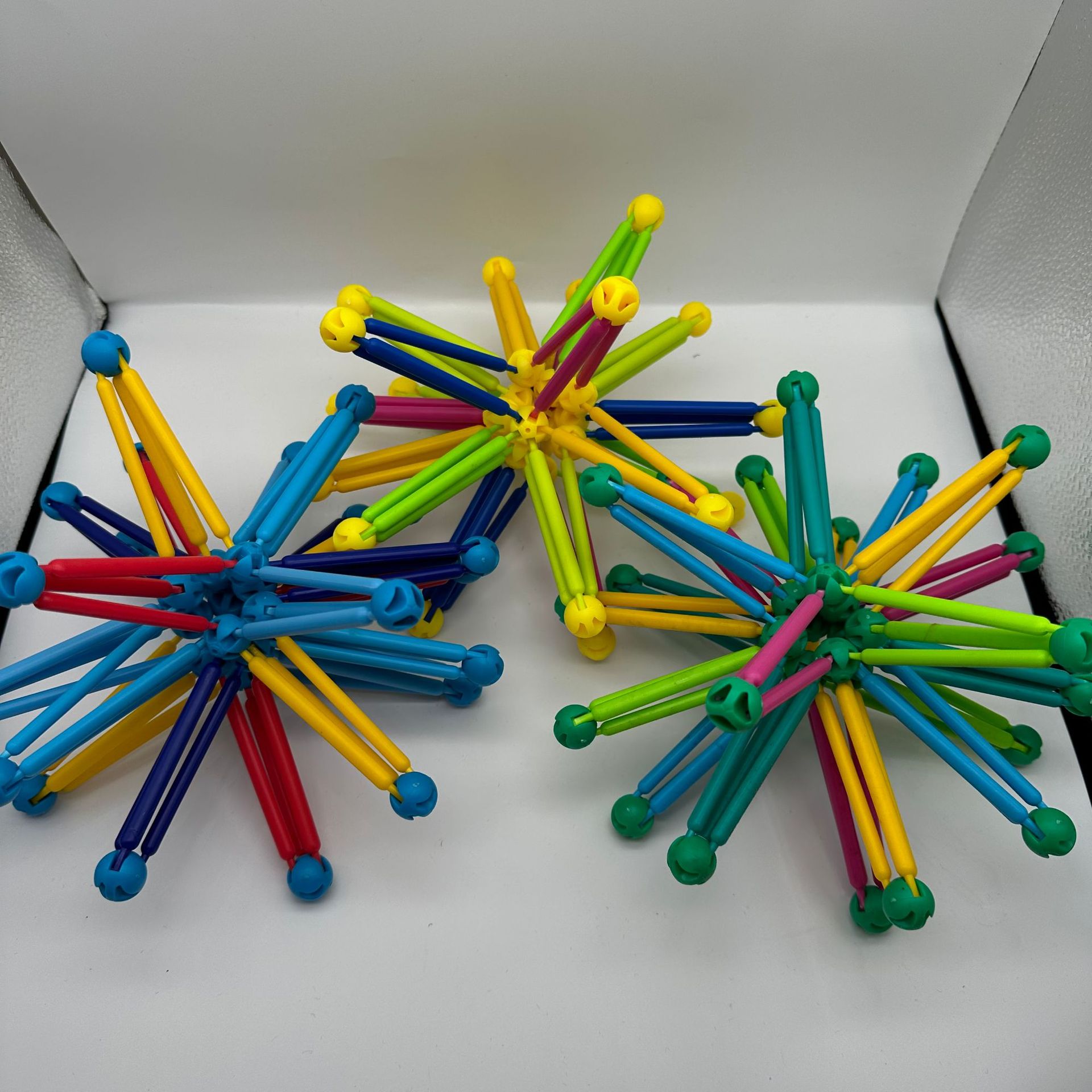 儿童魔术伸缩球玩具男孩女孩宝宝益智弹力球百变收缩变大变小的球