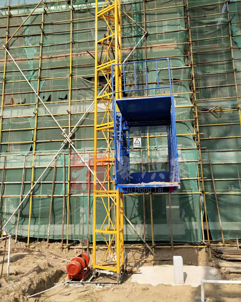 工地房建垂直提升机ss120型物料提升机单柱单吊笼1.2吨货梯升降机