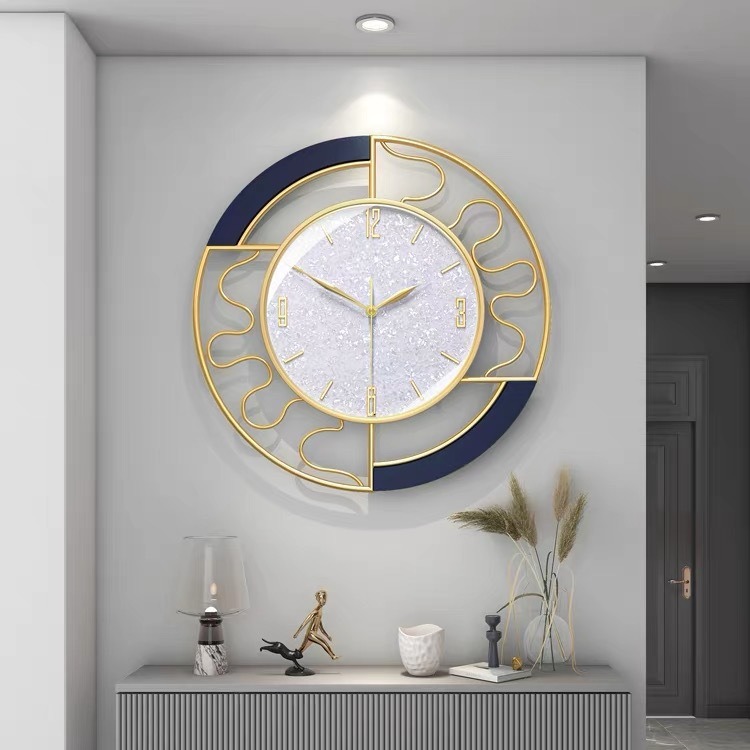 Internet Celebrity Light Luxury Clock Wall Clock Living Room Modern Minimalist and Magnificent Home Fashion 2024 New Creative Clock Wall Hanging