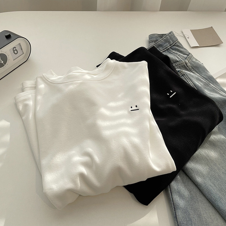 刺绣笑脸白色打底衫女秋冬百搭宽松德绒外穿内搭圆领衫长袖t恤