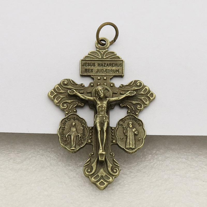 Foreign Trade Wholesale Religious Ornament Jesus Cross Pendant Vintage Metal Necklace Pendant Keychain Pendant