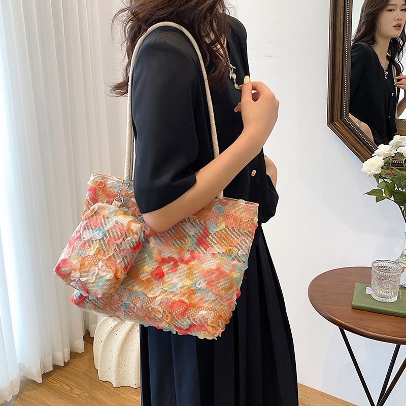 Bag Large Capacity Women's Shoulder Bag 2022 Summer New Fashion Lace Flower Big Bag Fashion Leisure Combination Bags