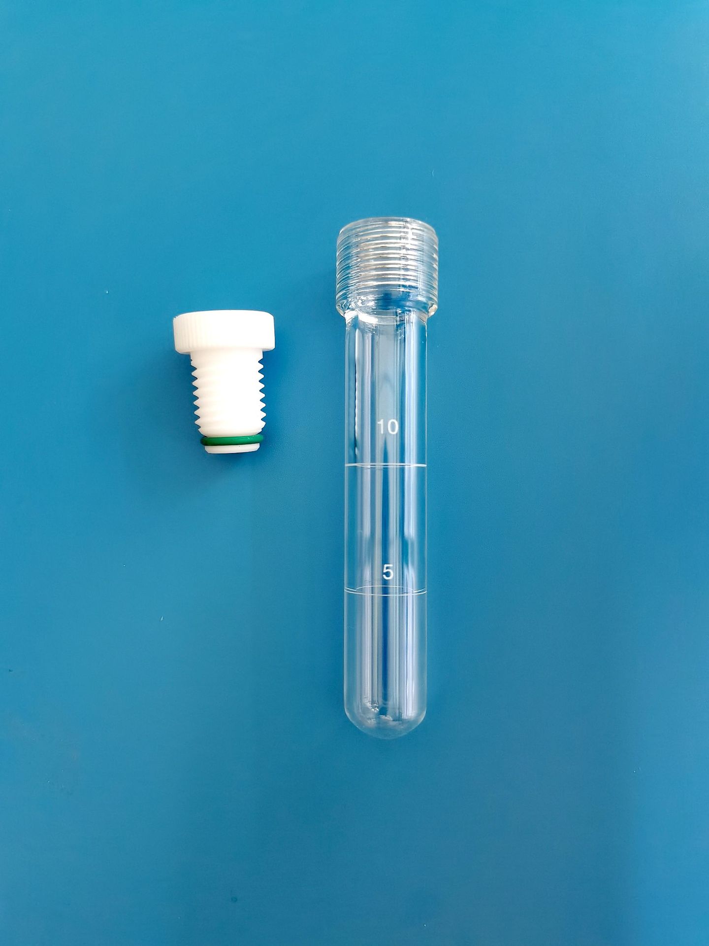 玻璃耐压管四氟塞螺口实验室平底圆底带刻度厚壁耐压瓶反应水解管