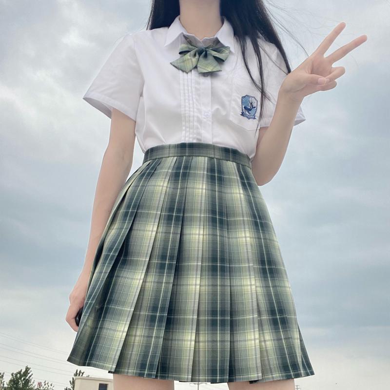 玉林多车连撞起火致2死3伤,亲属:堂哥一家去旅游出事,两名女儿遇难,堂嫂烧伤严重图 玉林多车连撞起火致2死3伤,亲属:堂哥一家去旅游出事,两名女儿遇难,堂嫂烧伤严重图片