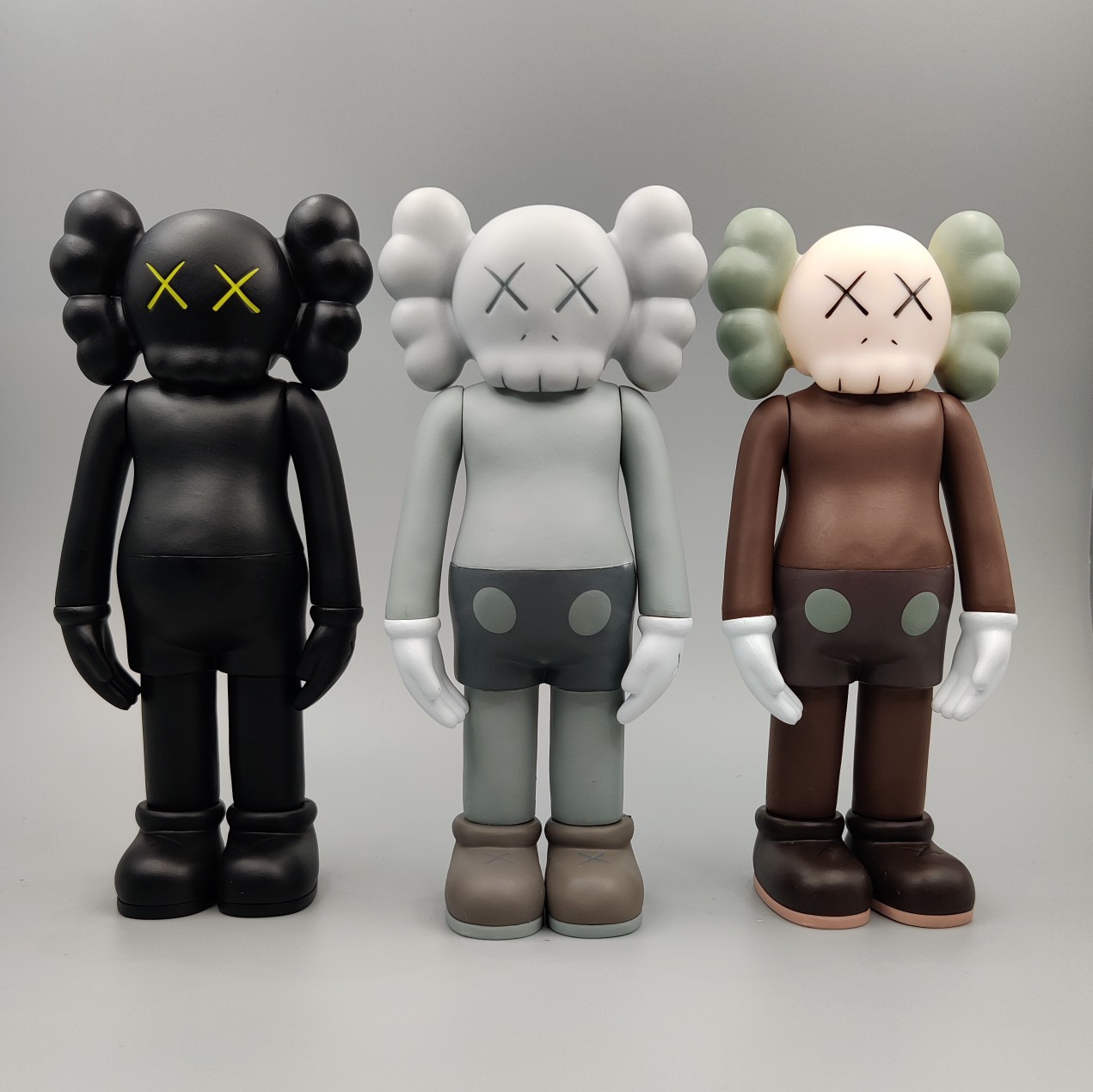 kaws 考斯原型笔架 xx公仔 室内场景桌面手办摆件